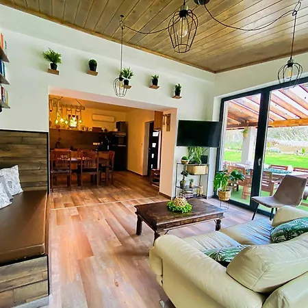 Feriehus Lessuek Meg! Vendeghaz -