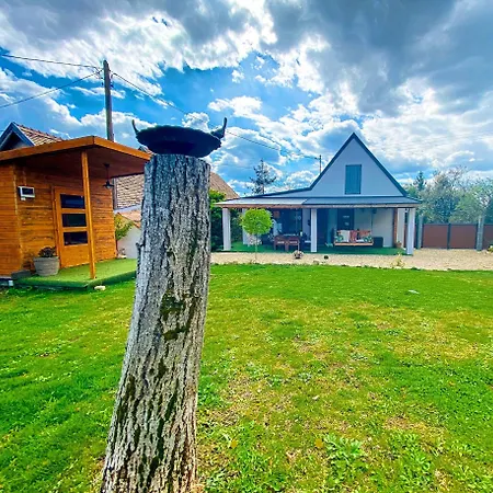 Lessuek Meg! Vendeghaz - * Sümeg